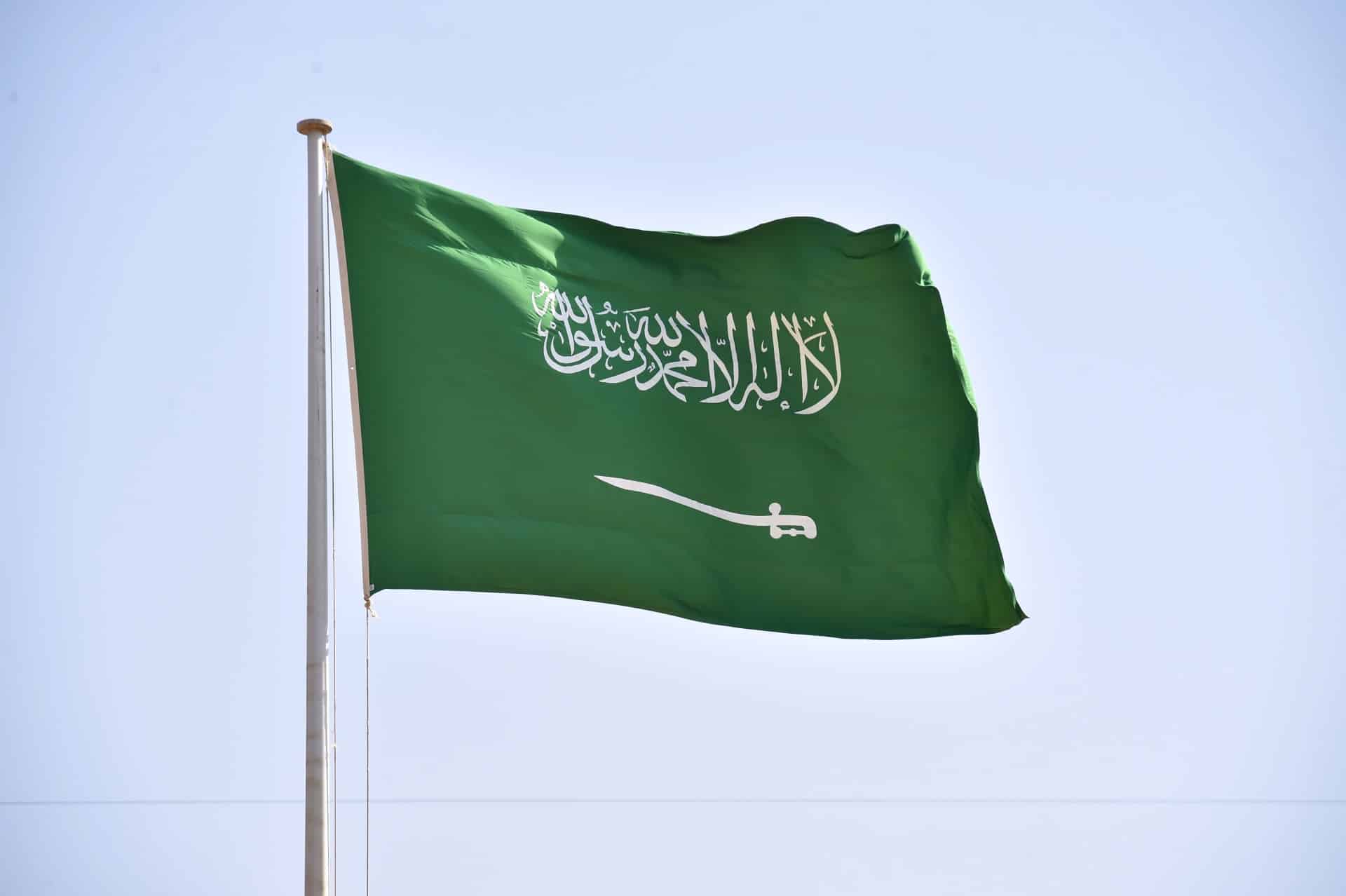شروط تمديد الزيارة العائلية في السعودية